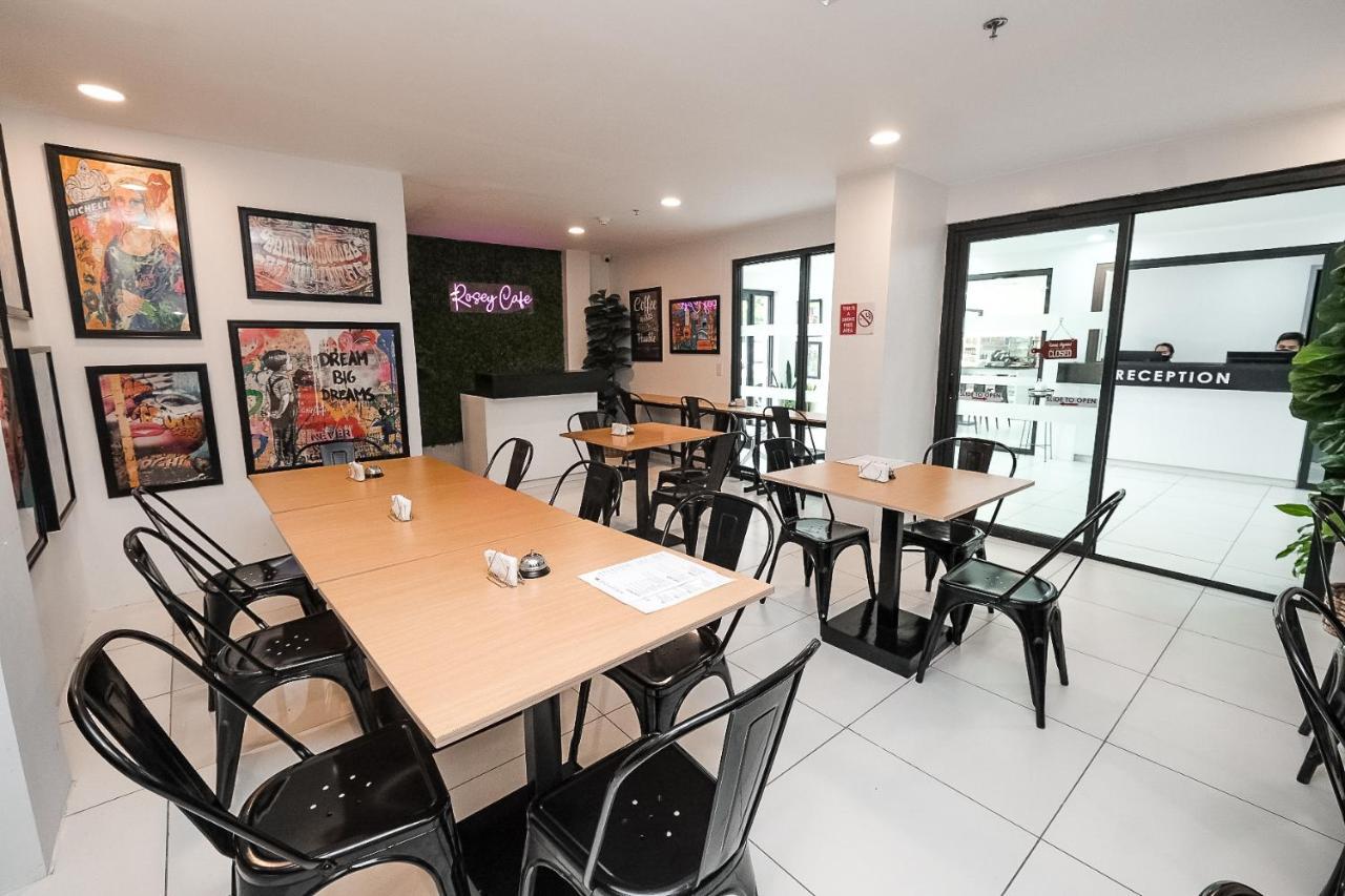 Rosey Hotel Cabanatuan Extérieur photo
